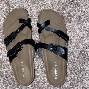 BRAND NEW WITHOUT TAG MADDEN GIRL SANDALS SIZE  9